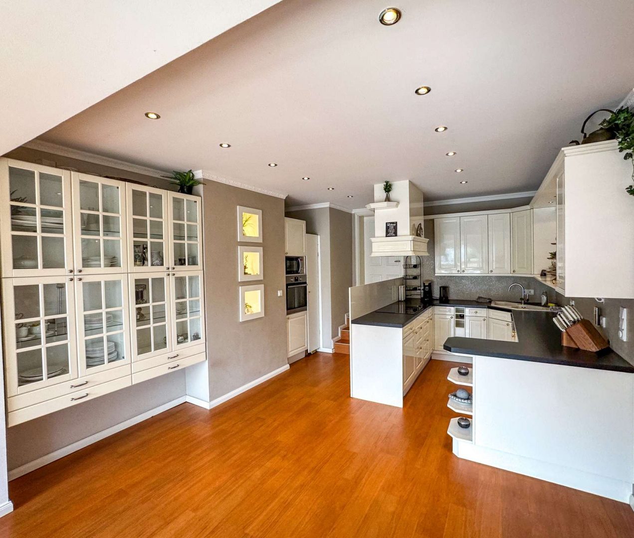 Read more about the article Helle 3-Zimmer-Wohnung mit Süd-Terrasse