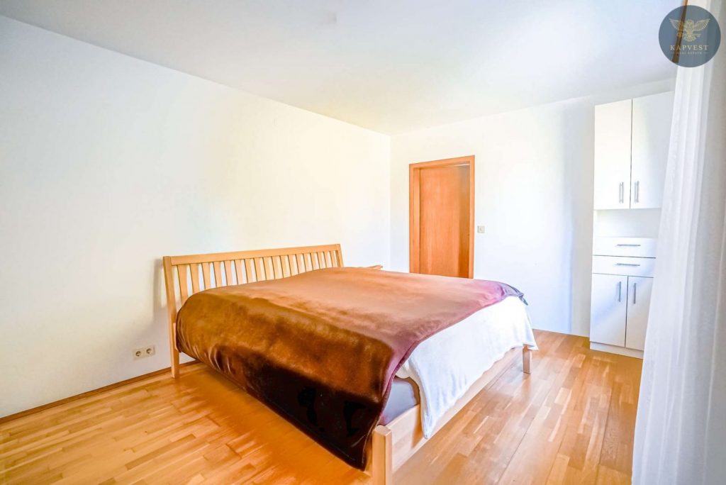 Schlafzimmer / Nebenhaus