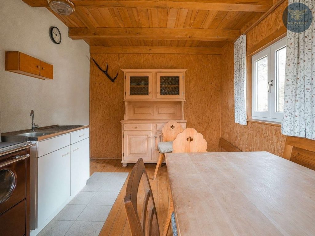 Waldhütte Innenansicht