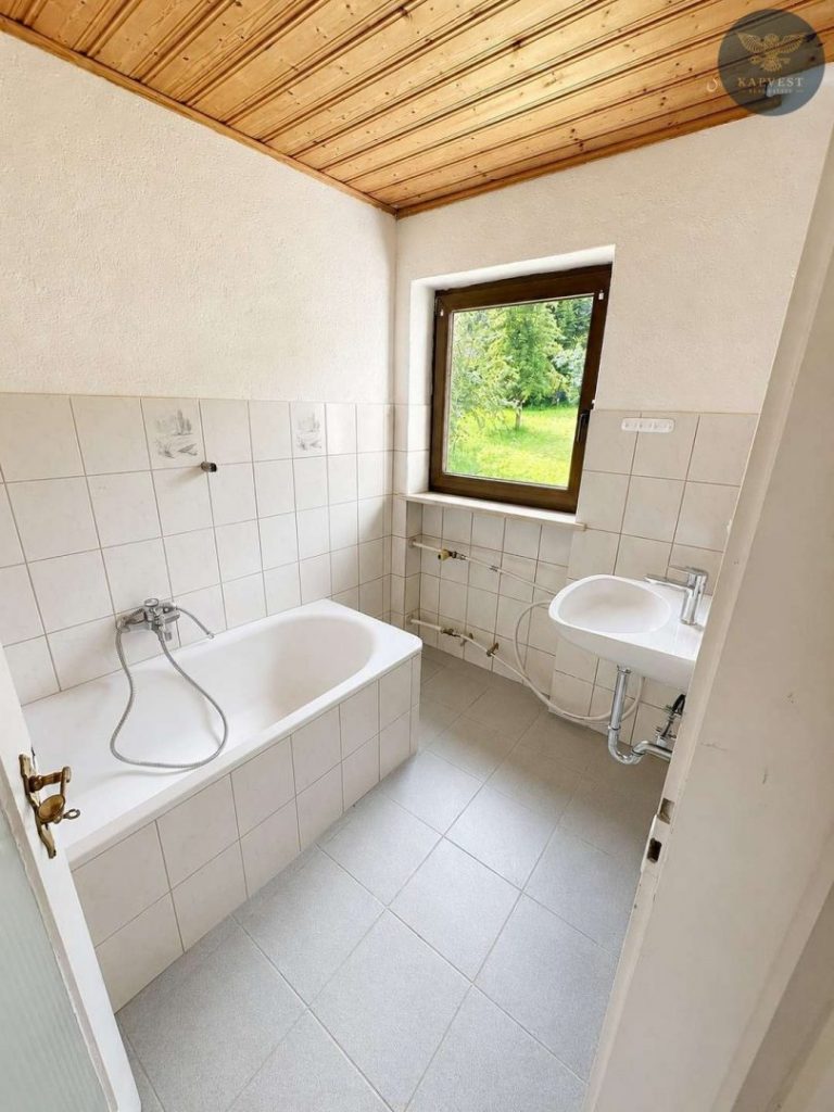 1.OG - 3-Zimmer Wohnung - Bad