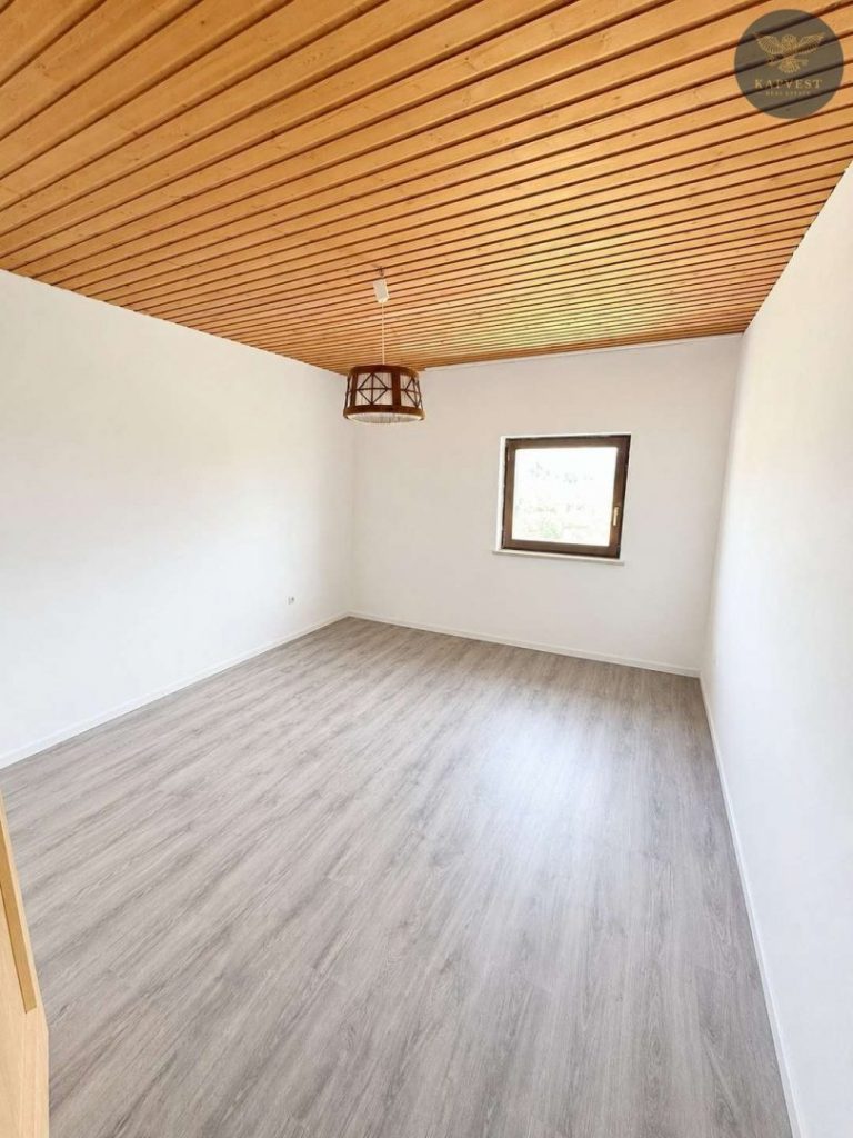 2.OG - 4-Zimmer Wohnung - Zimmer1