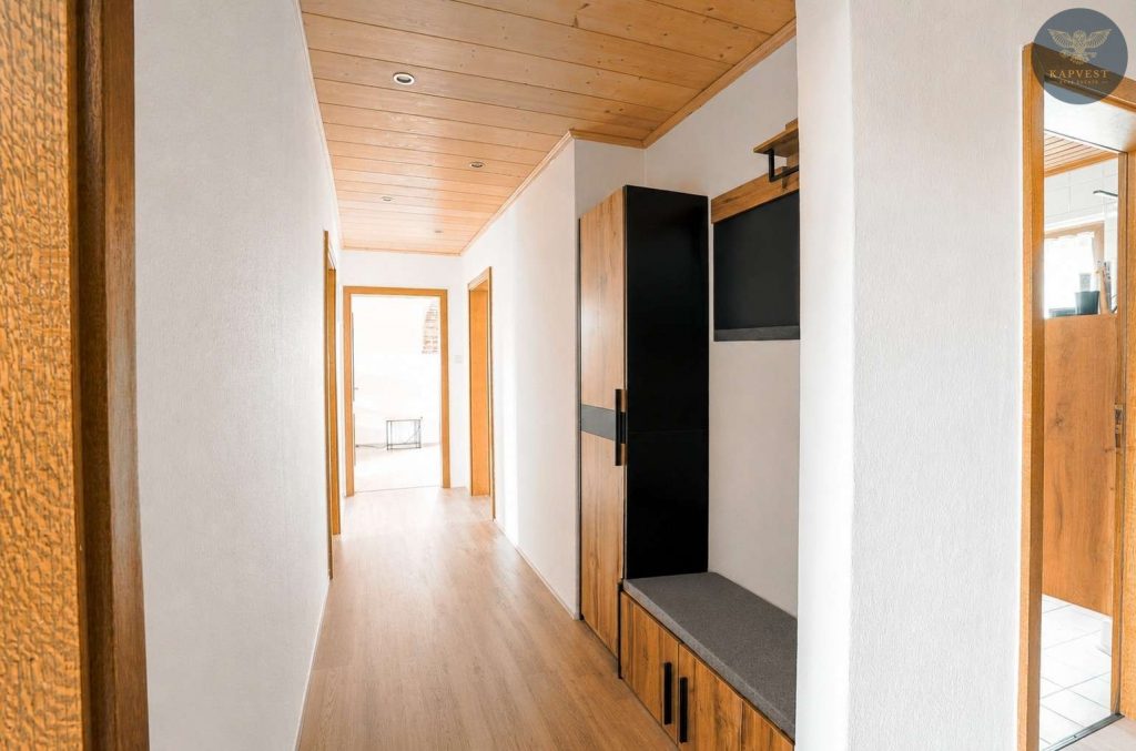 EG - 3-Zimmer Wohnung Flur aktuell