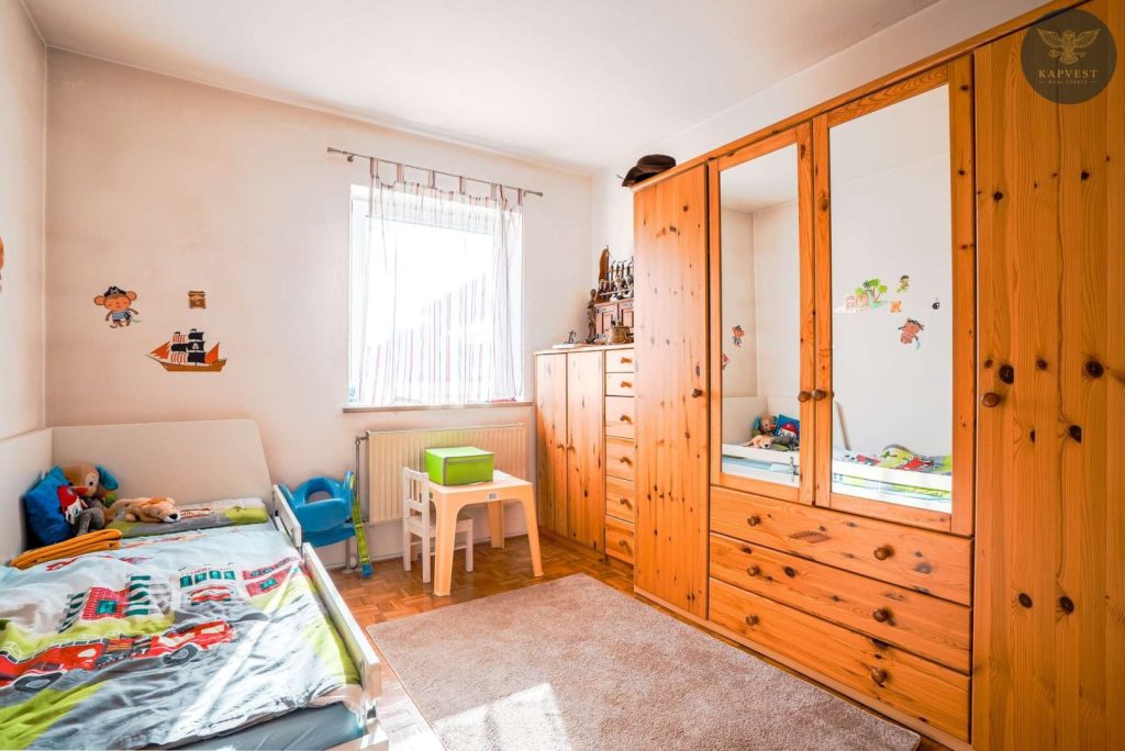 Kinderzimmer EG